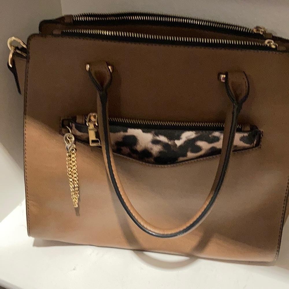 Leather tote